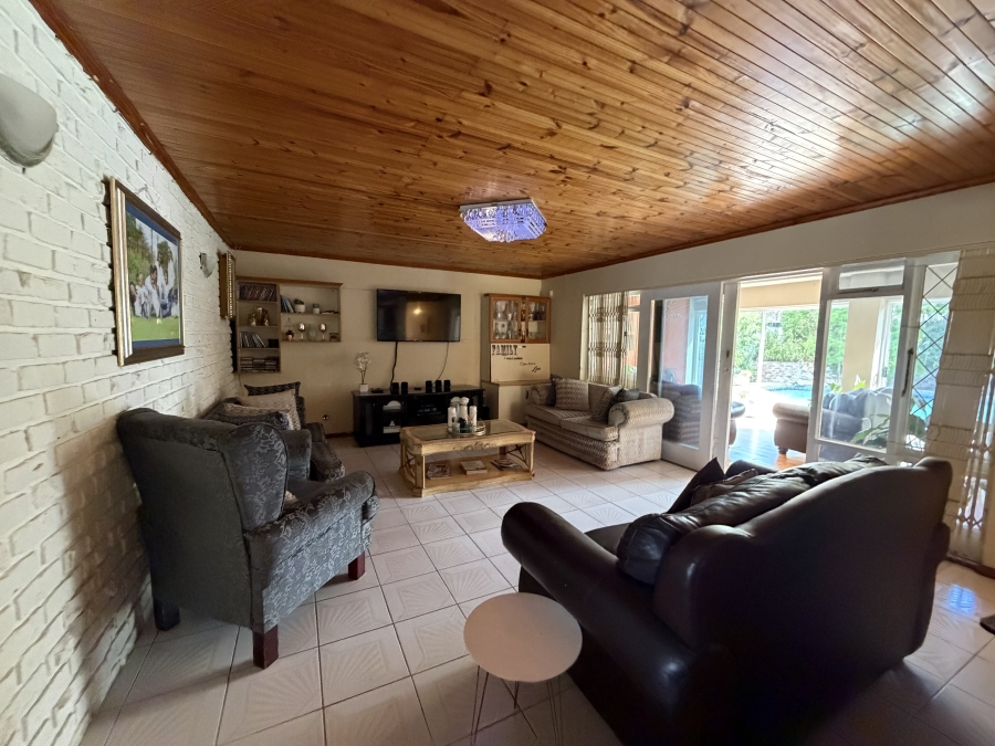 5 Bedroom Property for Sale in Beacon Bay Eastern Cape